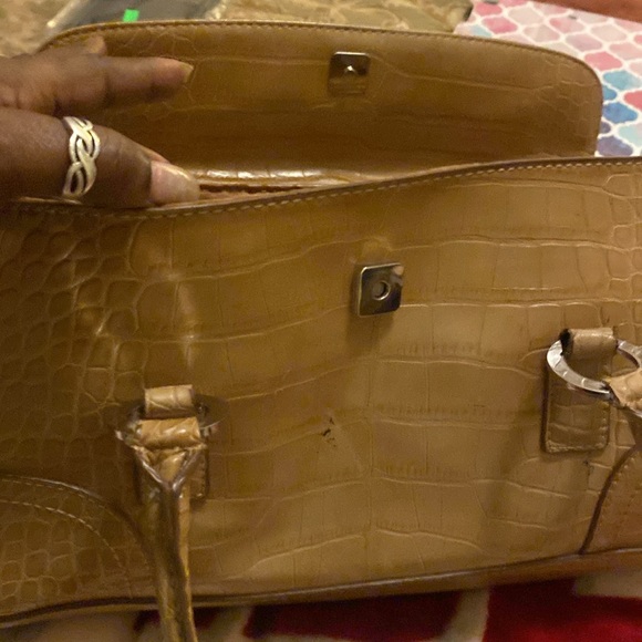 Tommy Hilfiger purse - Picture 2 of 10